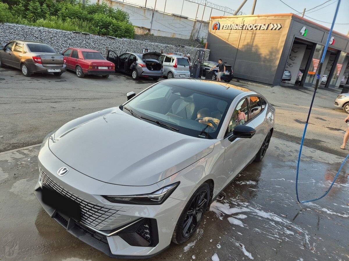 Changan UNI-V 2023 года с пробегом. Фото: #5