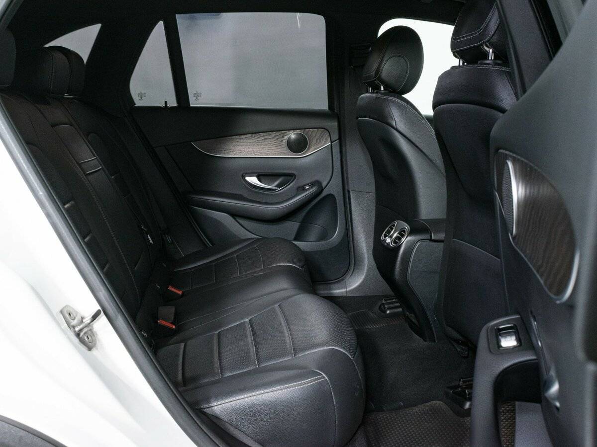 Mercedes-Benz GLC 2020 года с пробегом. Фото: #12