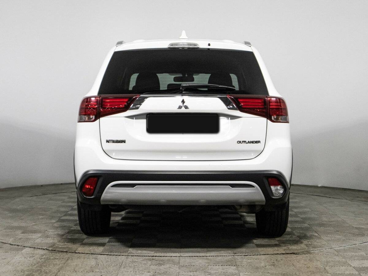 Mitsubishi Outlander 2018 года с пробегом. Фото: #5