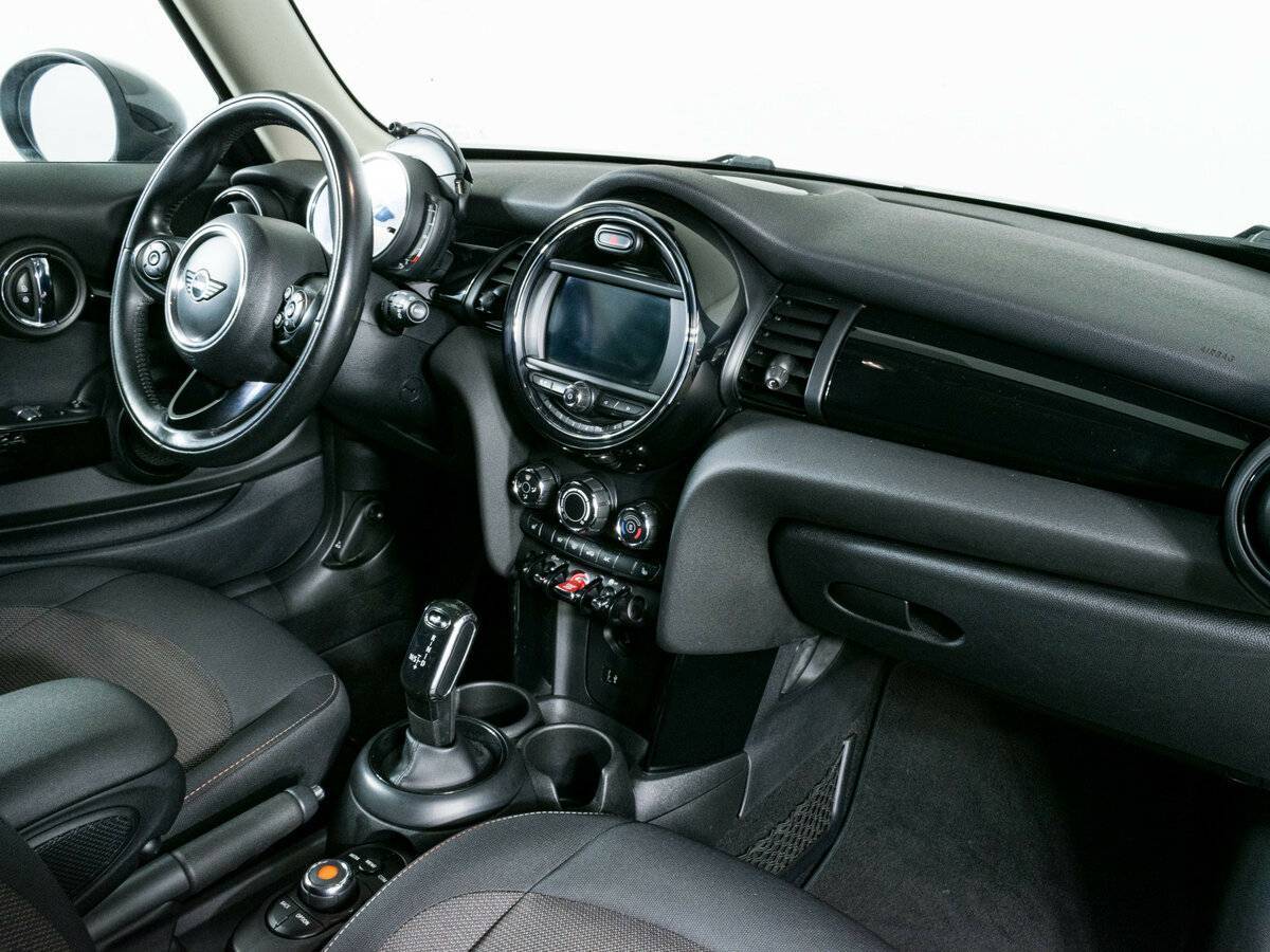 Mini Hatch 2018 года с пробегом. Фото: #9