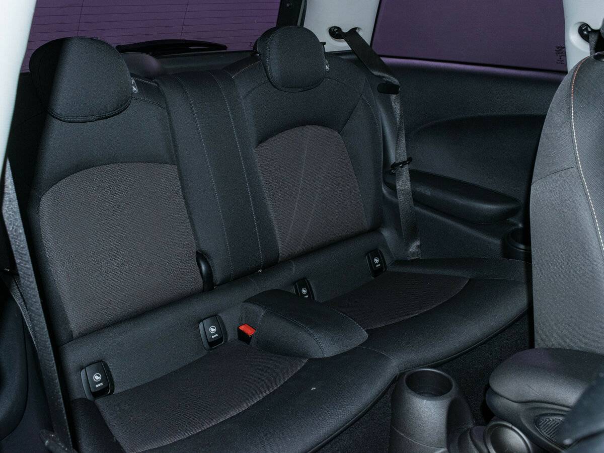 Mini Hatch 2018 года с пробегом. Фото: #11