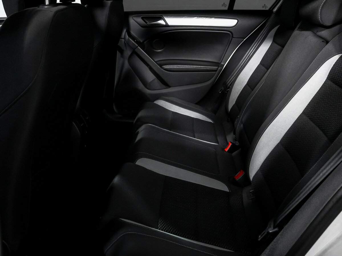 Volkswagen Golf R 2012 года с пробегом. Фото: #9