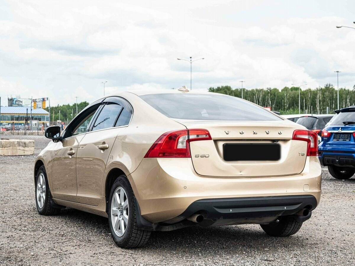 Volvo S60 2011 года с пробегом. Фото: #3