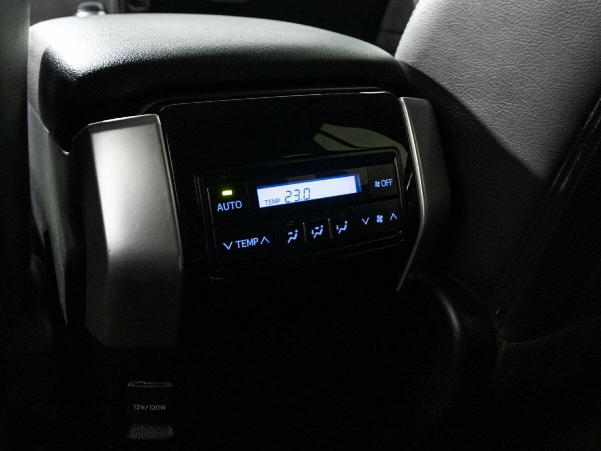 Toyota Land Cruiser Prado 2019 года с пробегом. Фото: #24