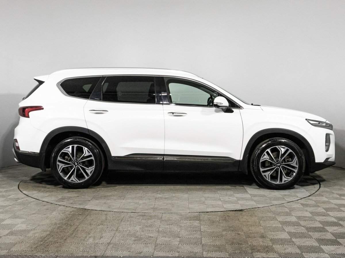 Hyundai Santa Fe 2019 года с пробегом. Фото: #3