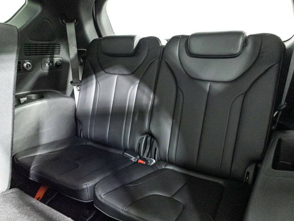 Hyundai Santa Fe 2019 года с пробегом. Фото: #17