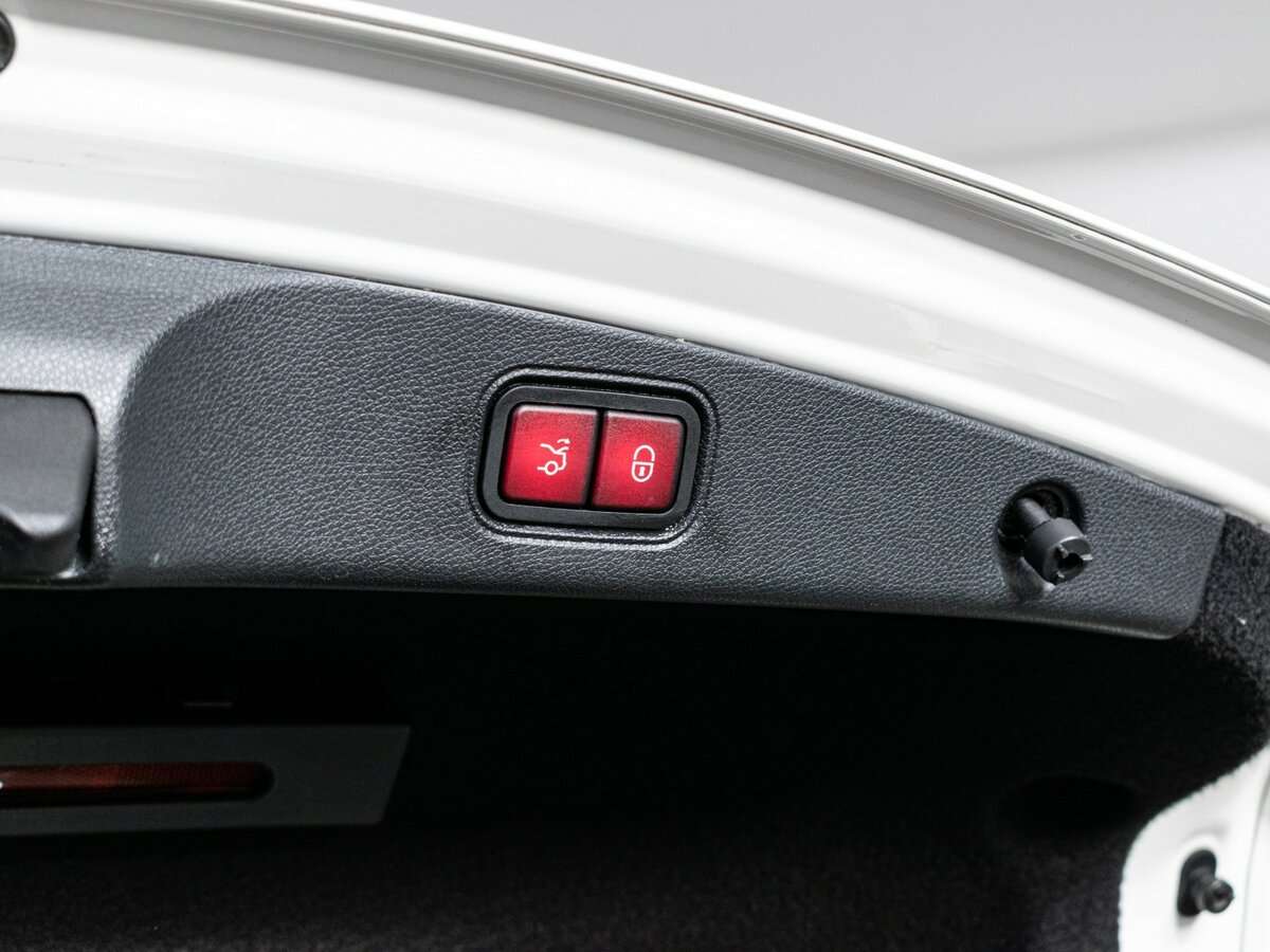 Mercedes-Benz E-Класс 2017 года с пробегом. Фото: #9