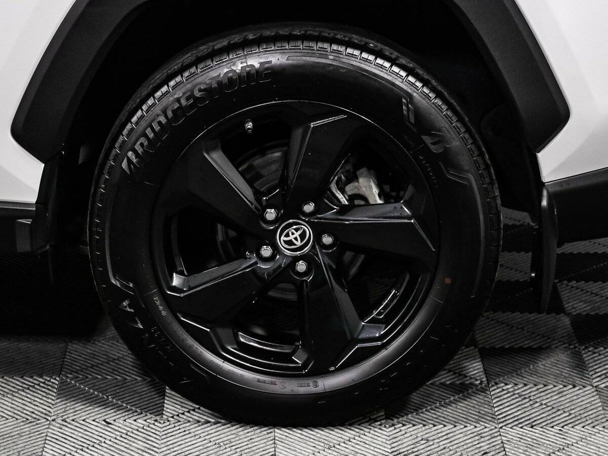 Toyota RAV4 2021 года с пробегом. Фото: #14