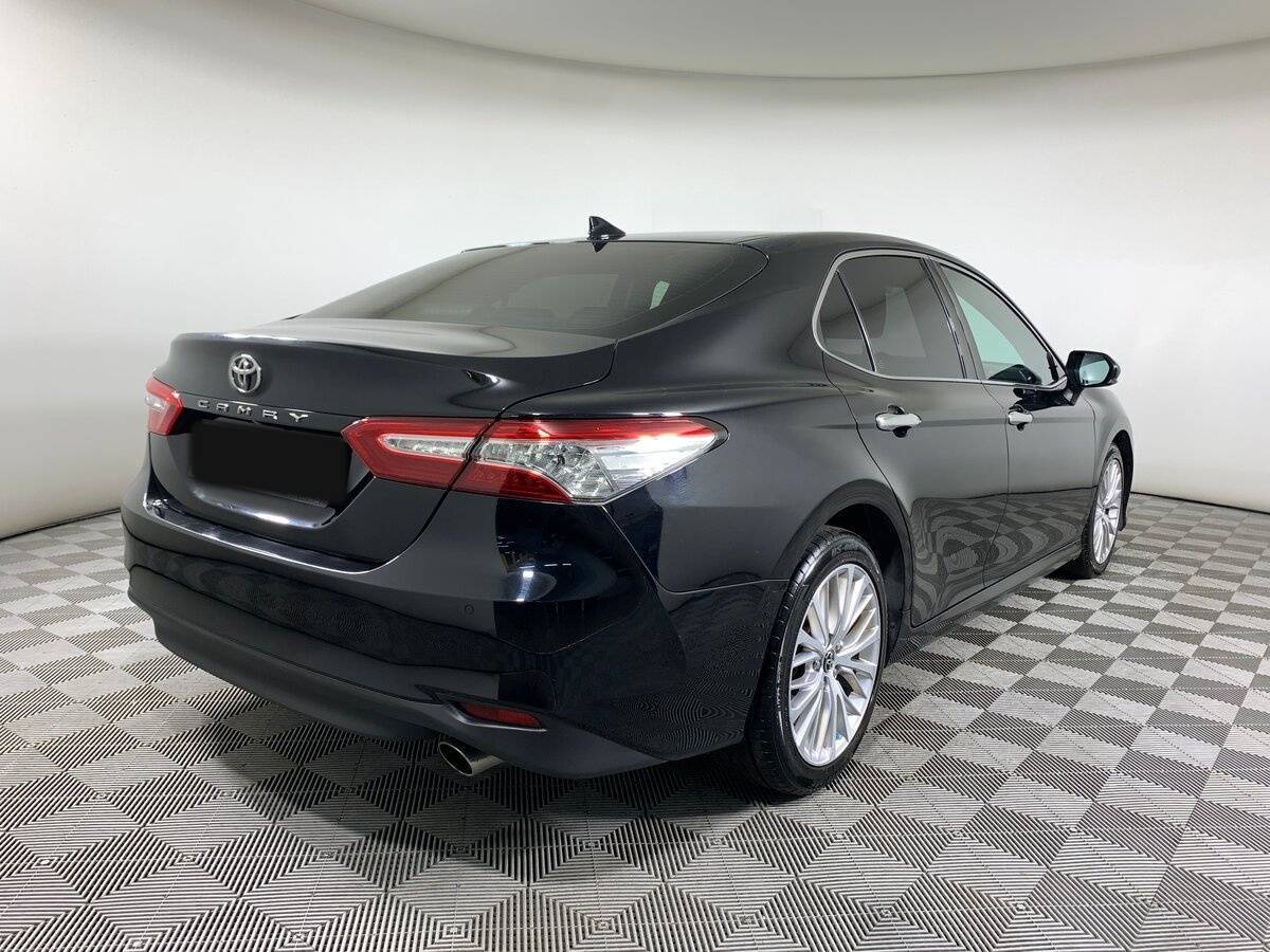 Toyota Camry 2018 года с пробегом. Фото: #4