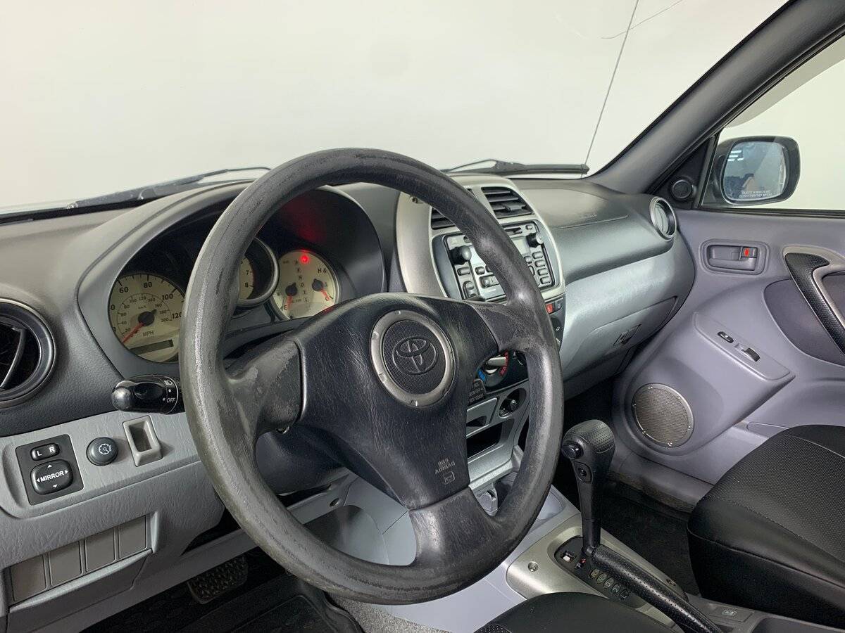 Toyota RAV4 2002 года с пробегом. Фото: #10