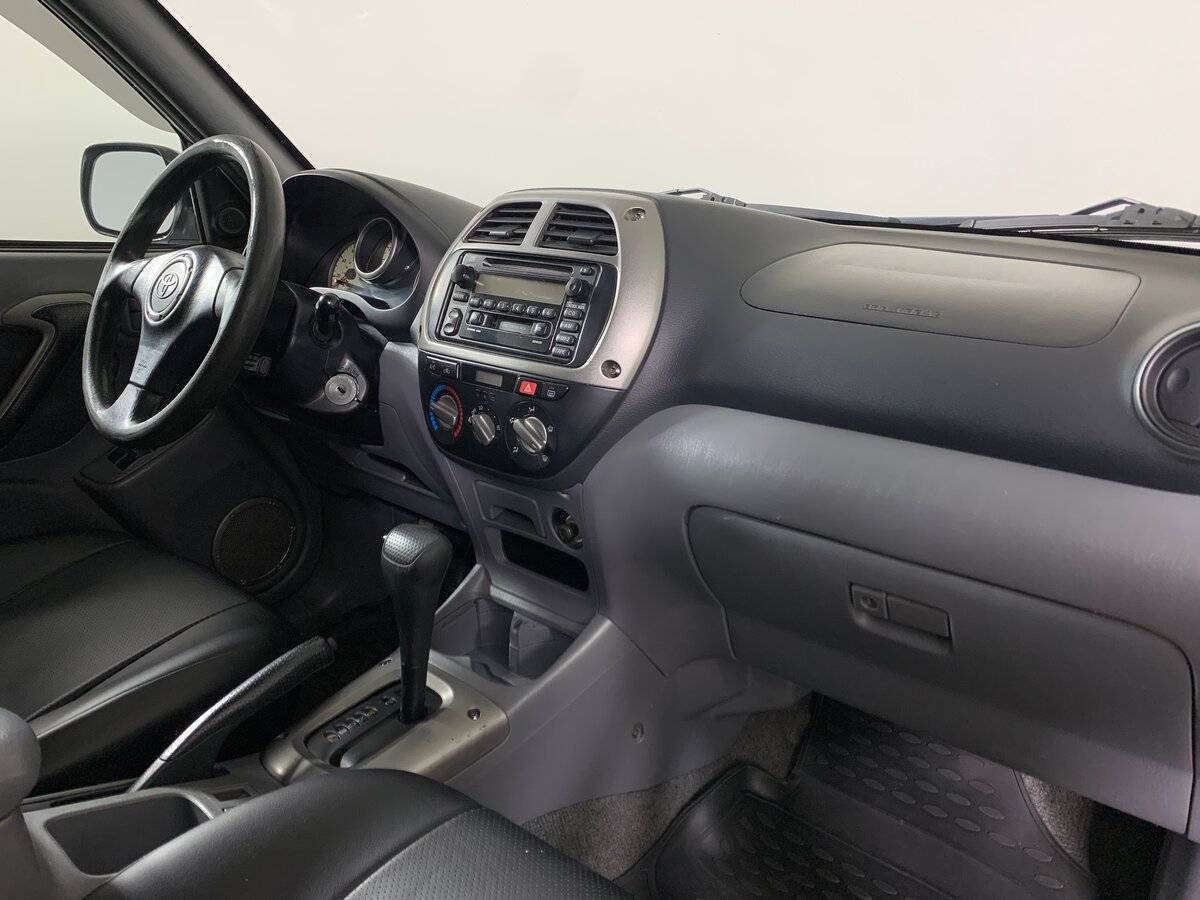 Toyota RAV4 2002 года с пробегом. Фото: #12