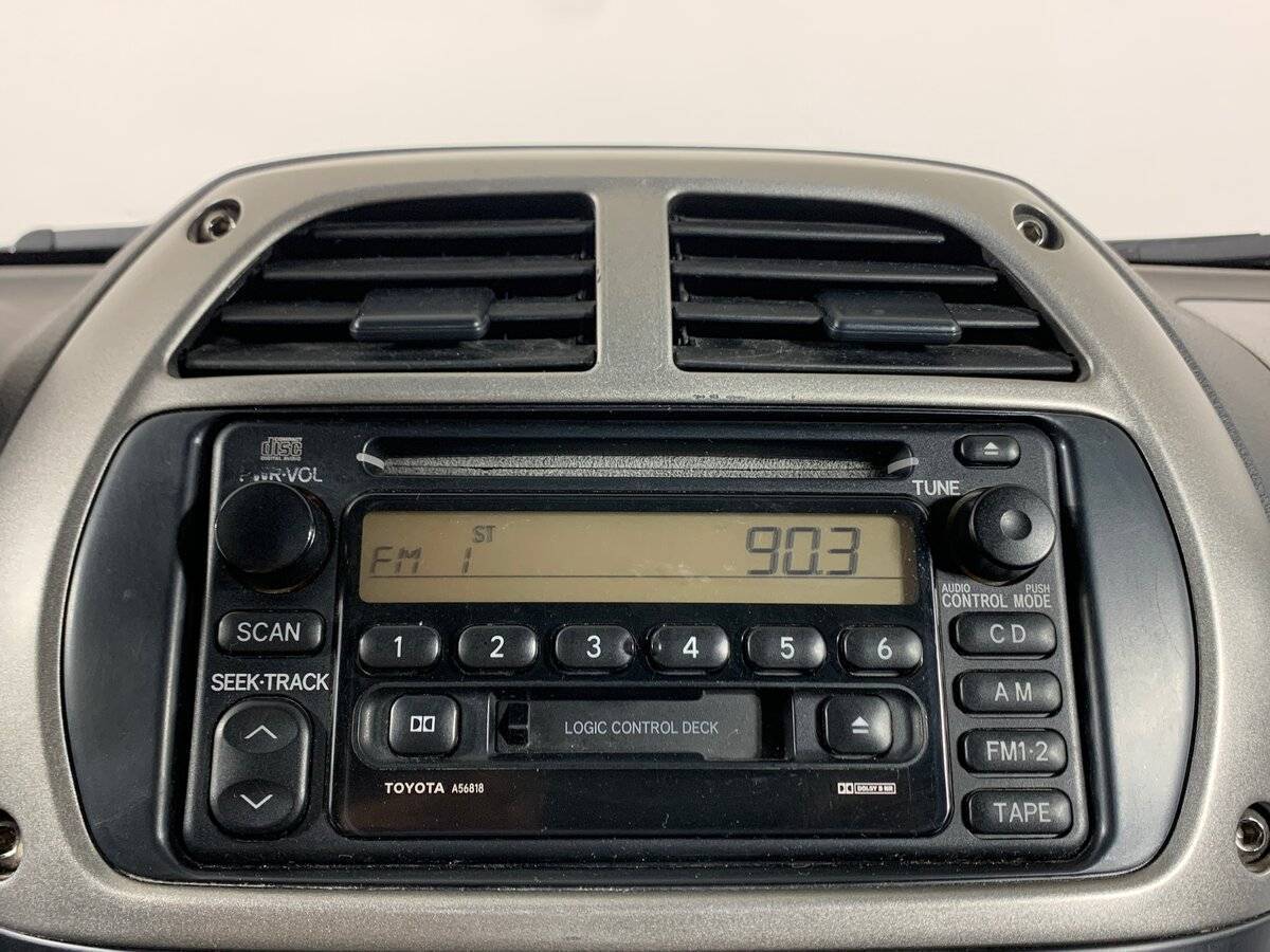 Toyota RAV4 2002 года с пробегом. Фото: #14