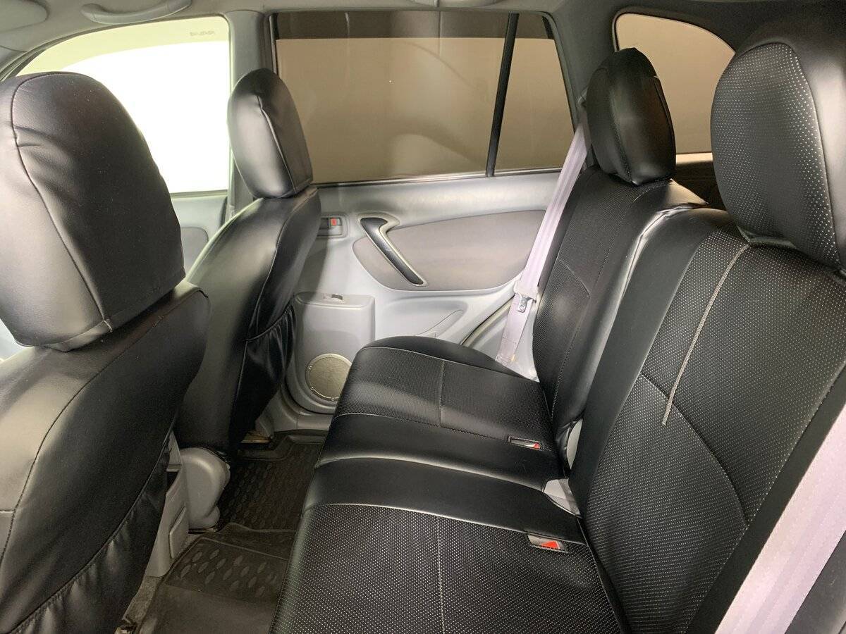 Toyota RAV4 2002 года с пробегом. Фото: #17