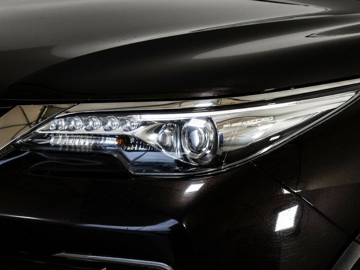 Toyota Fortuner 2018 года с пробегом. Фото: #1