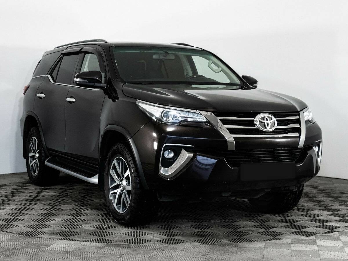 Toyota Fortuner 2018 года с пробегом. Фото: #3