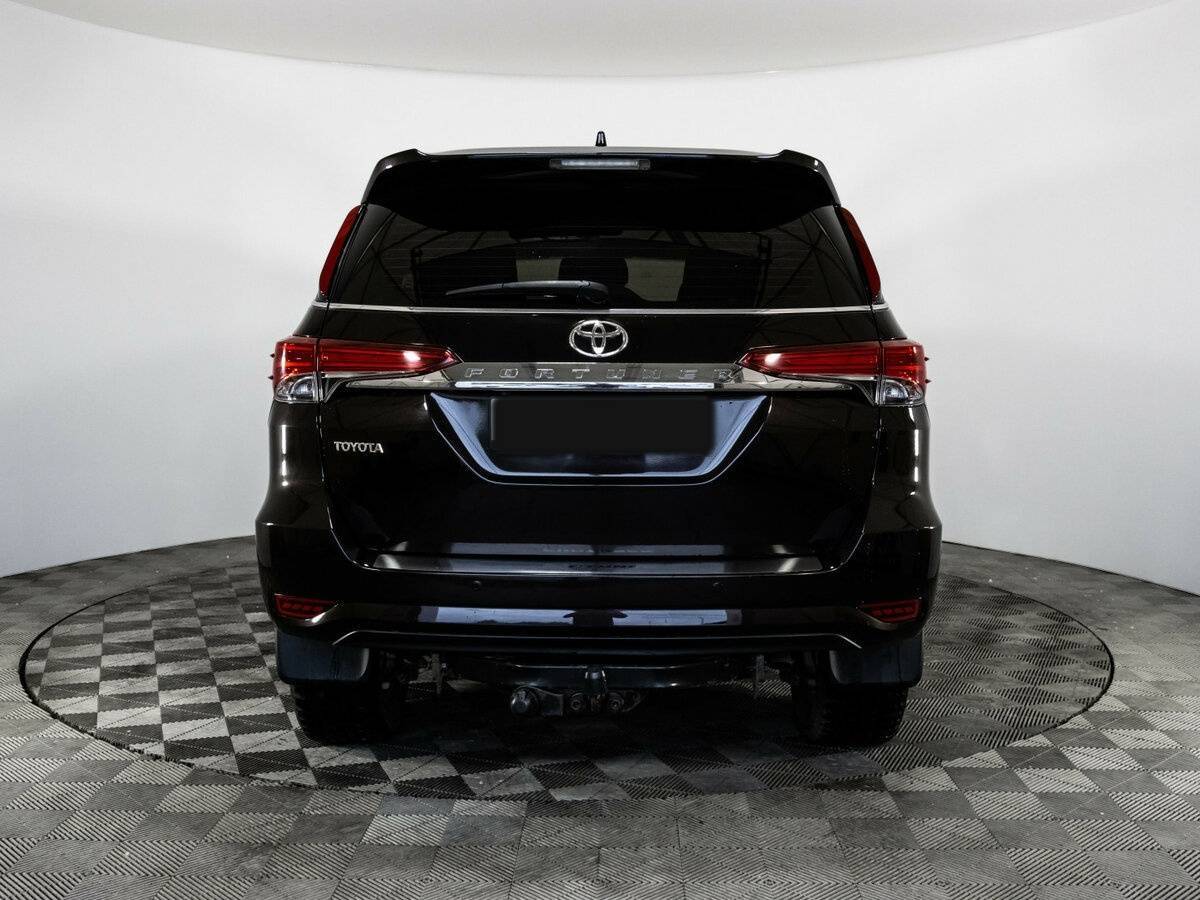 Toyota Fortuner 2018 года с пробегом. Фото: #6