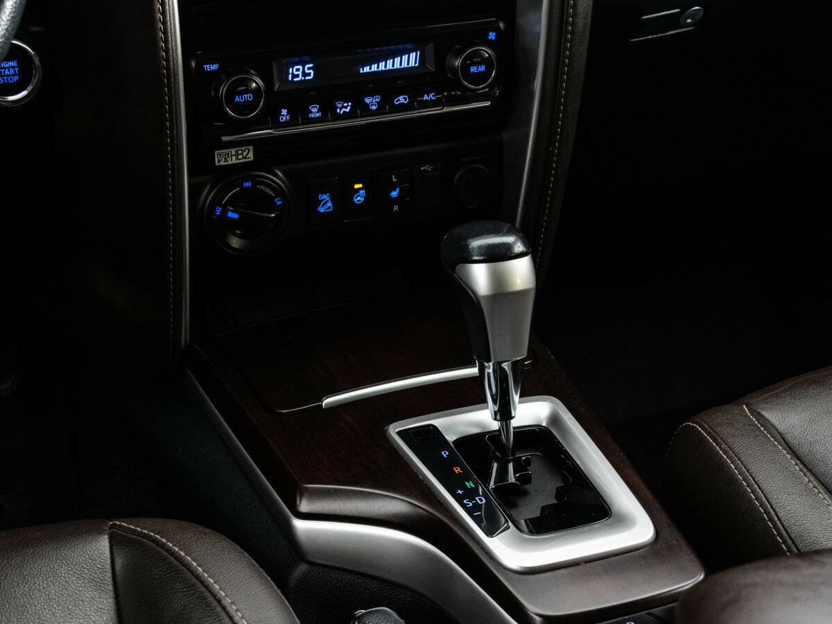Toyota Fortuner 2018 года с пробегом. Фото: #15