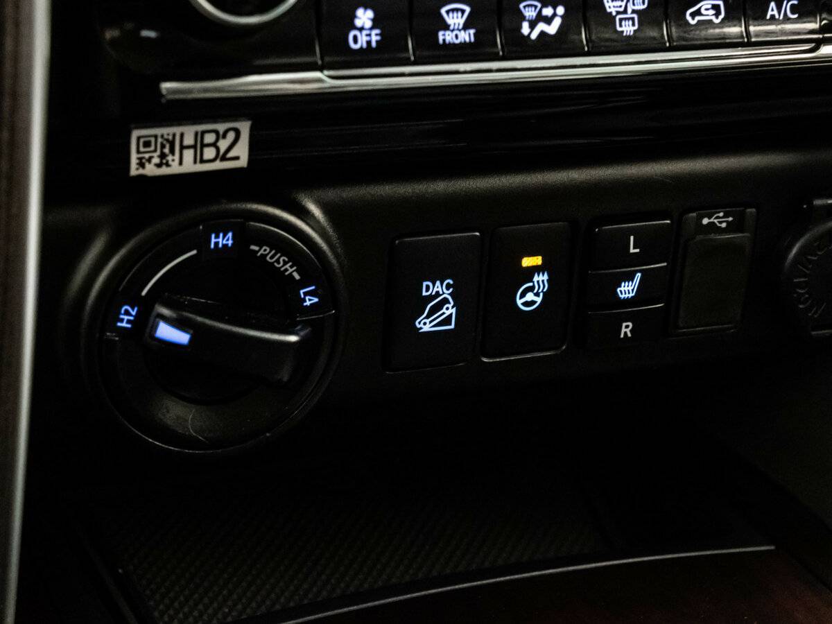 Toyota Fortuner 2018 года с пробегом. Фото: #19