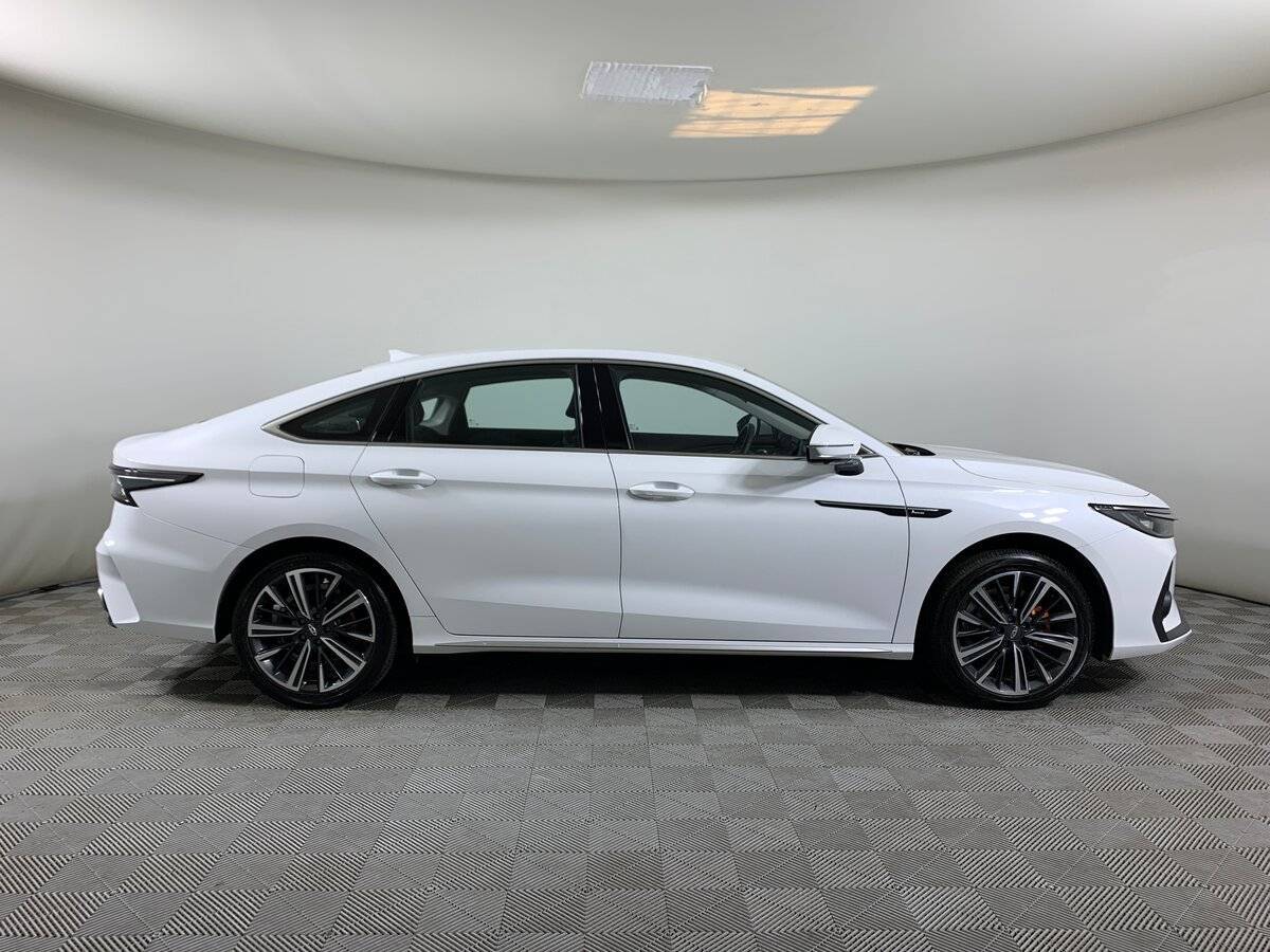 Chery Arrizo 8 2023 года с пробегом. Фото: #3