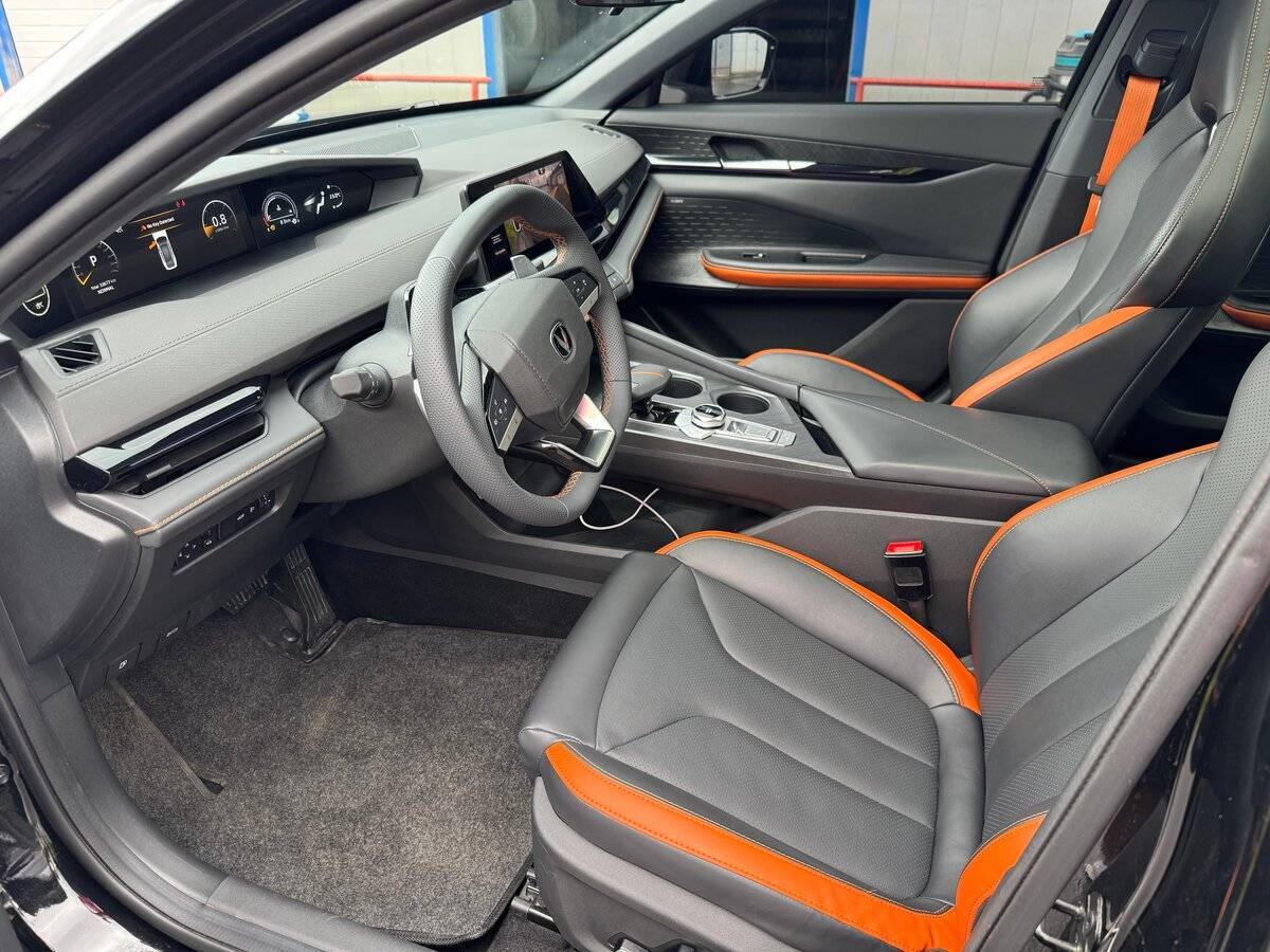 Changan UNI-V 2023 года с пробегом. Фото: #6