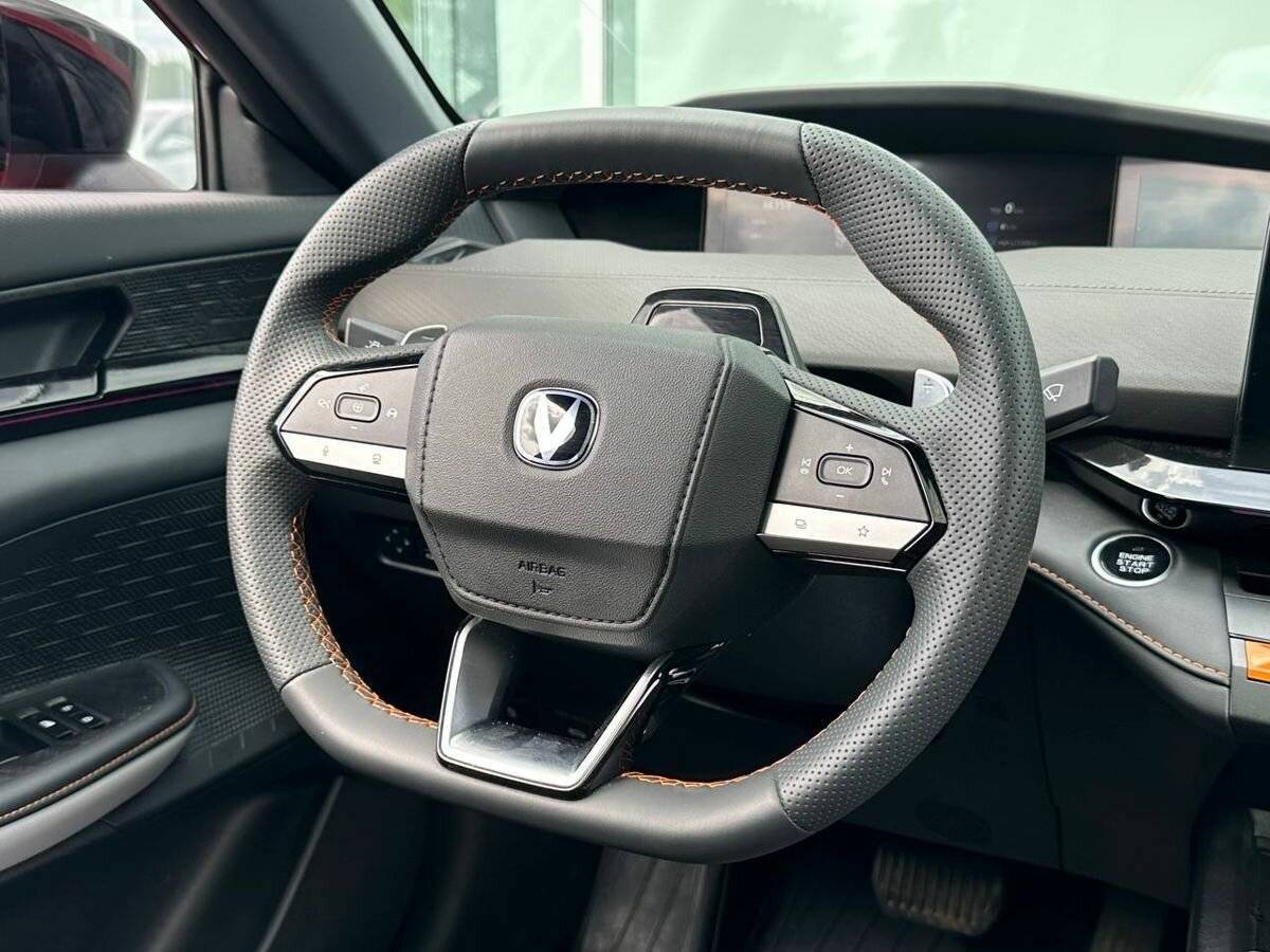 Changan UNI-V 2024 года с пробегом. Фото: #11