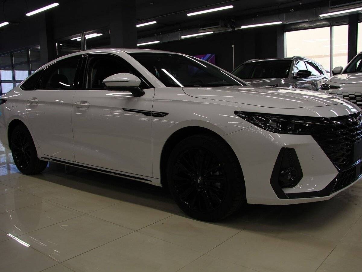 Chery Arrizo 8 2024 года с пробегом. Фото: #1