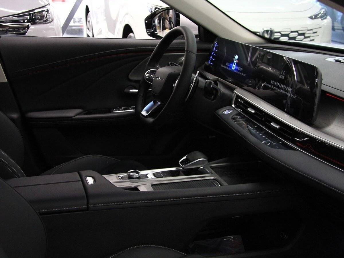 Chery Arrizo 8 2024 года с пробегом. Фото: #5