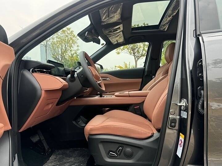 Changan UNI-Z 2024 года с пробегом. Фото: #15