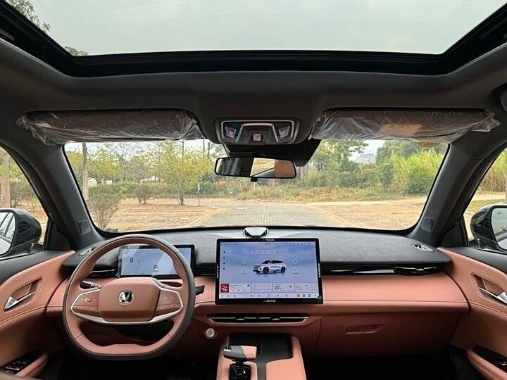 Changan UNI-Z 2024 года с пробегом. Фото: #17