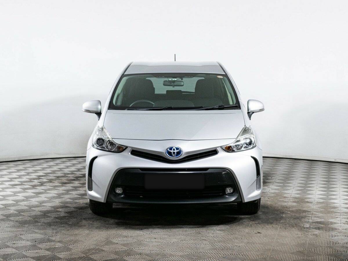 Toyota Prius Alpha 2017 года с пробегом. Фото: #1