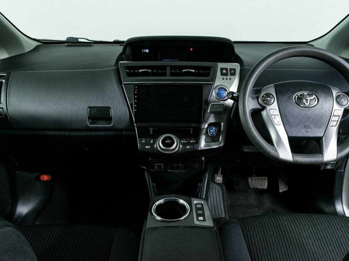 Toyota Prius Alpha 2017 года с пробегом. Фото: #10