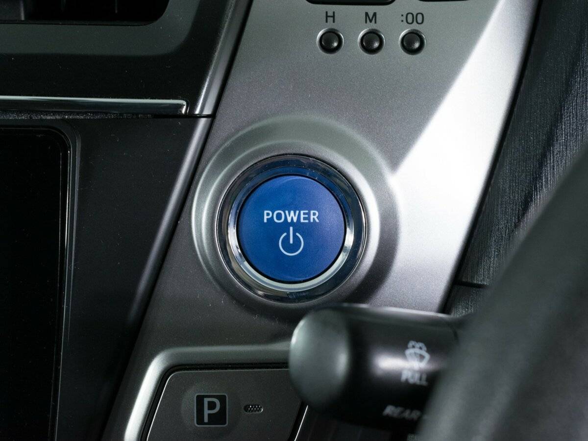 Toyota Prius Alpha 2017 года с пробегом. Фото: #14