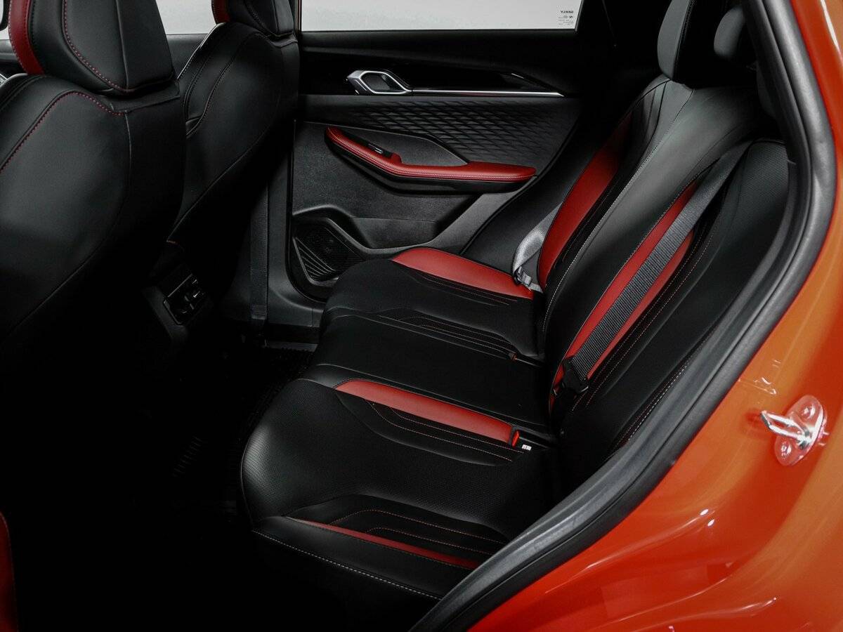 Geely Coolray 2024 года с пробегом. Фото: #9