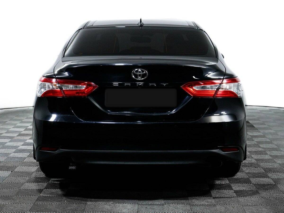 Toyota Camry 2021 года с пробегом. Фото: #5