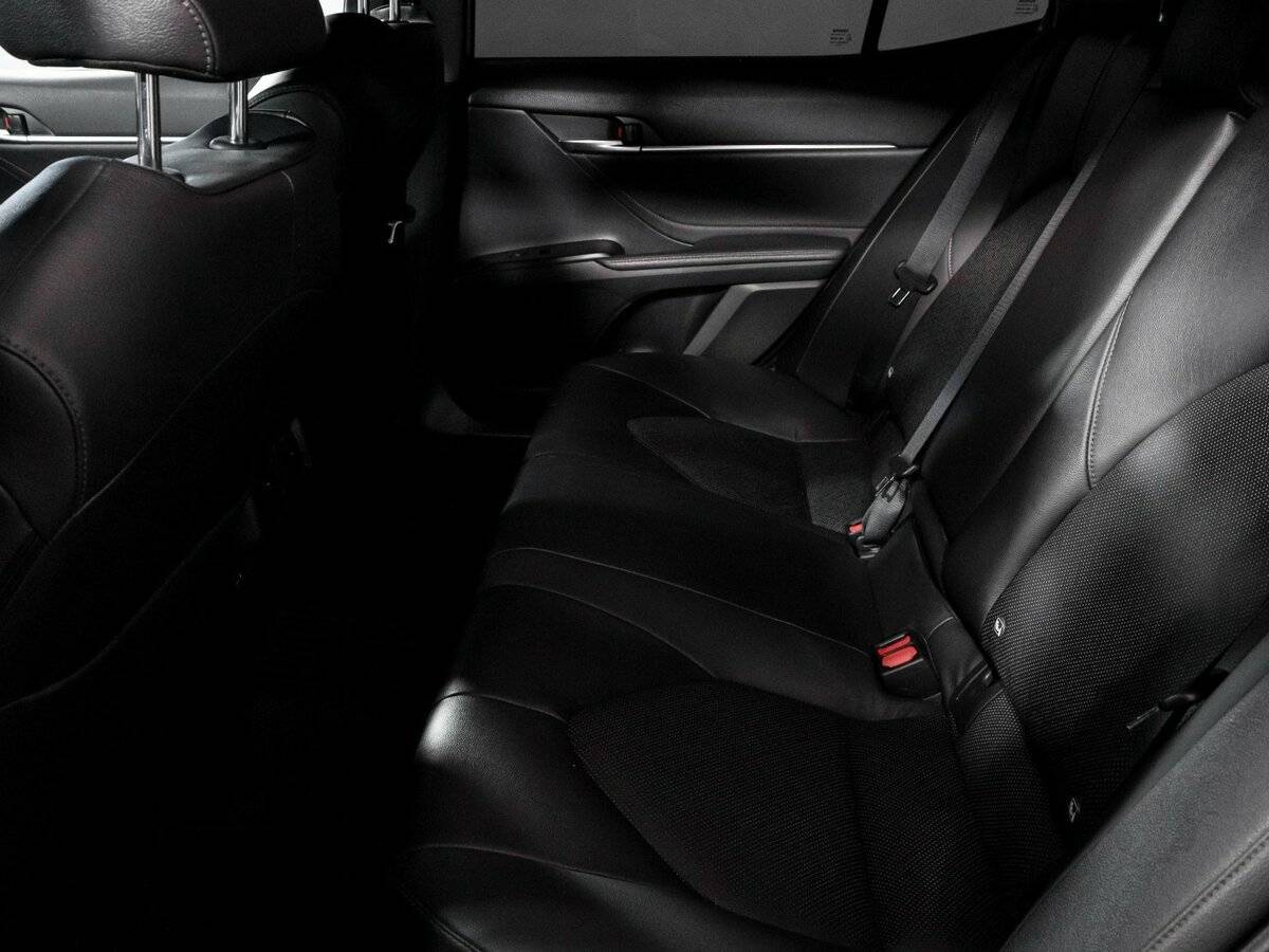 Toyota Camry 2021 года с пробегом. Фото: #9