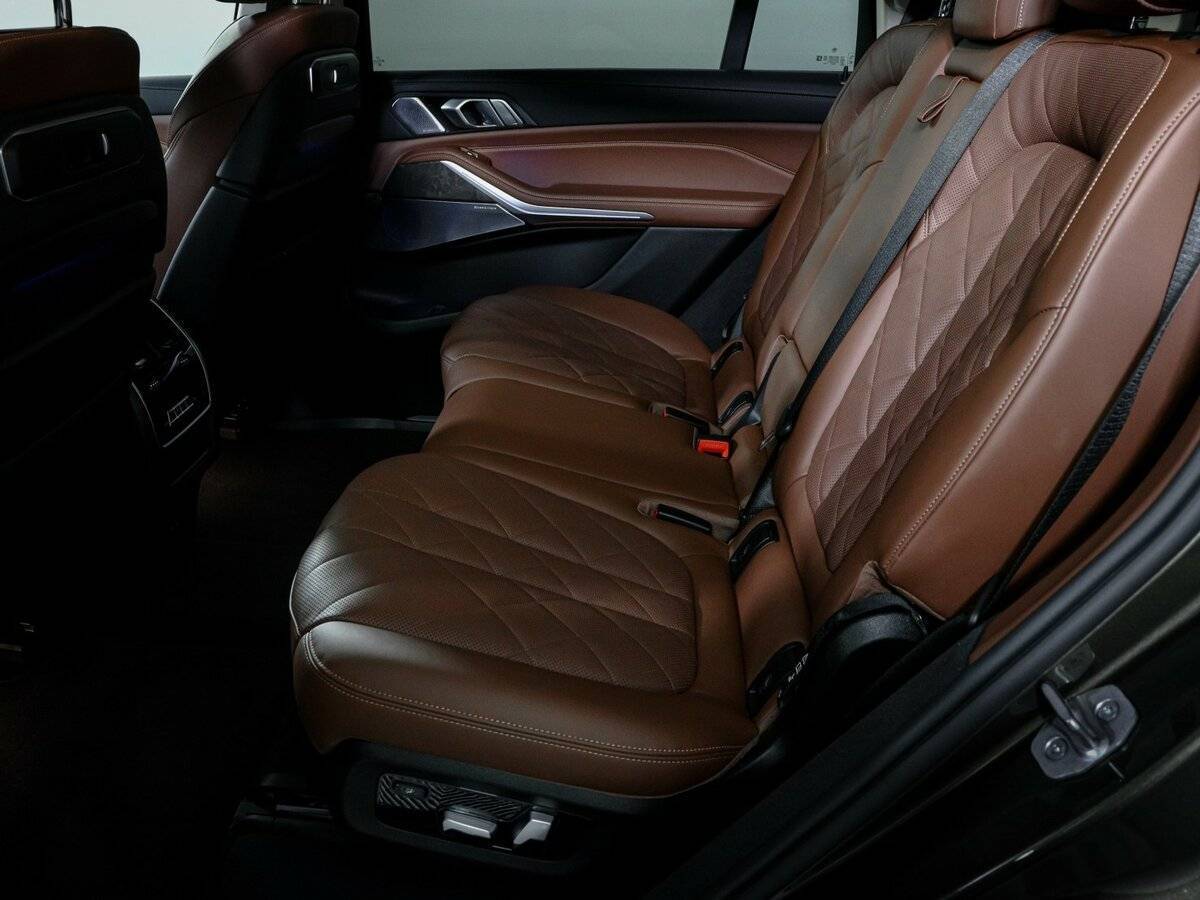BMW X7 2022 года с пробегом. Фото: #9