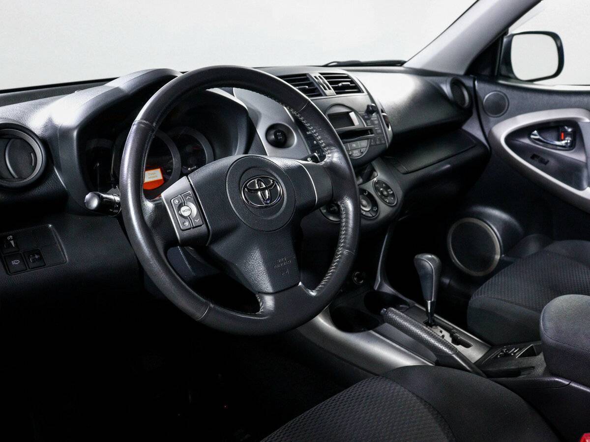 Toyota RAV4 2006 года с пробегом. Фото: #13