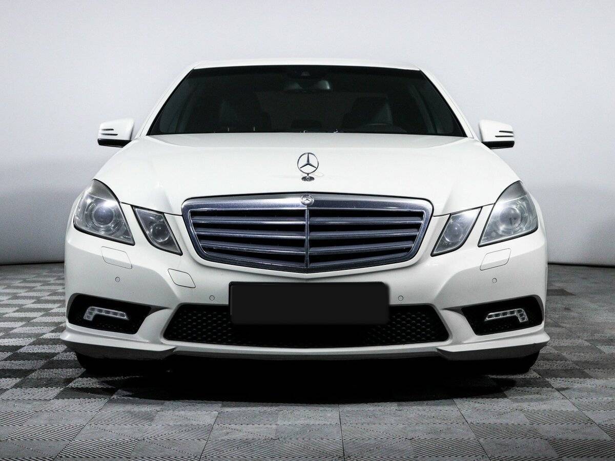 Mercedes-Benz E-Класс 2011 года с пробегом. Фото: #1