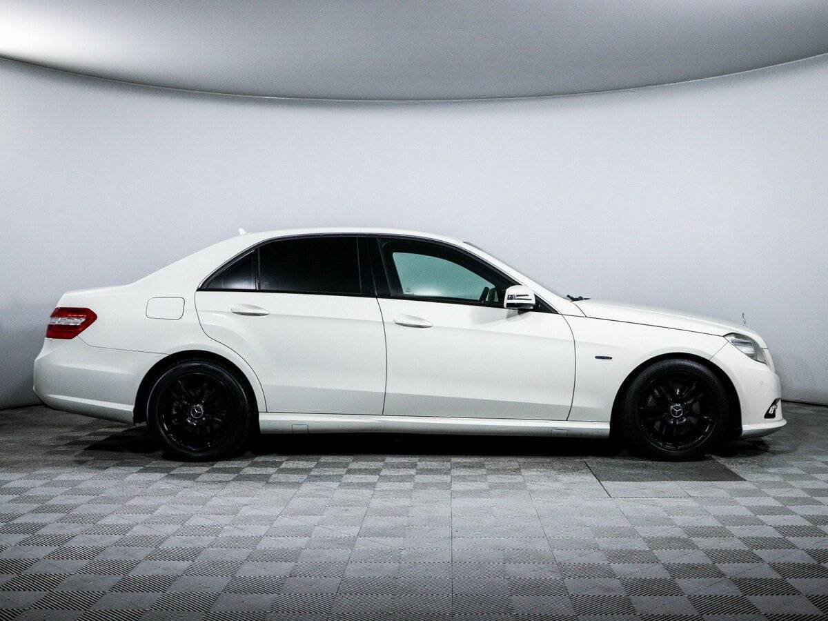 Mercedes-Benz E-Класс 2011 года с пробегом. Фото: #3