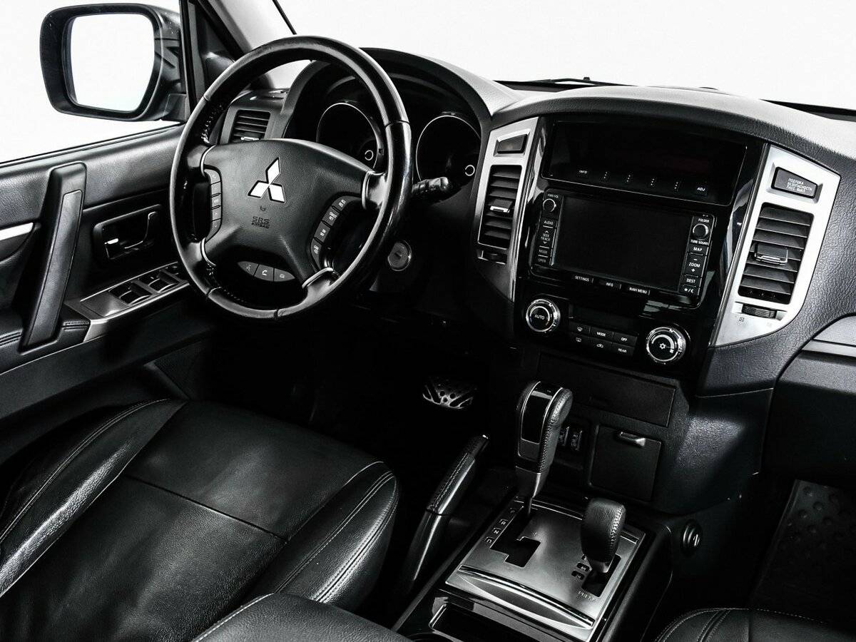 Mitsubishi Pajero 2015 года с пробегом. Фото: #8