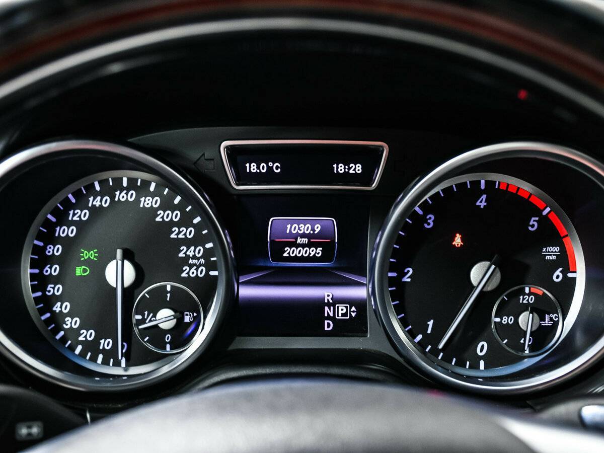 Mercedes-Benz GL-Класс 2013 года с пробегом. Фото: #9