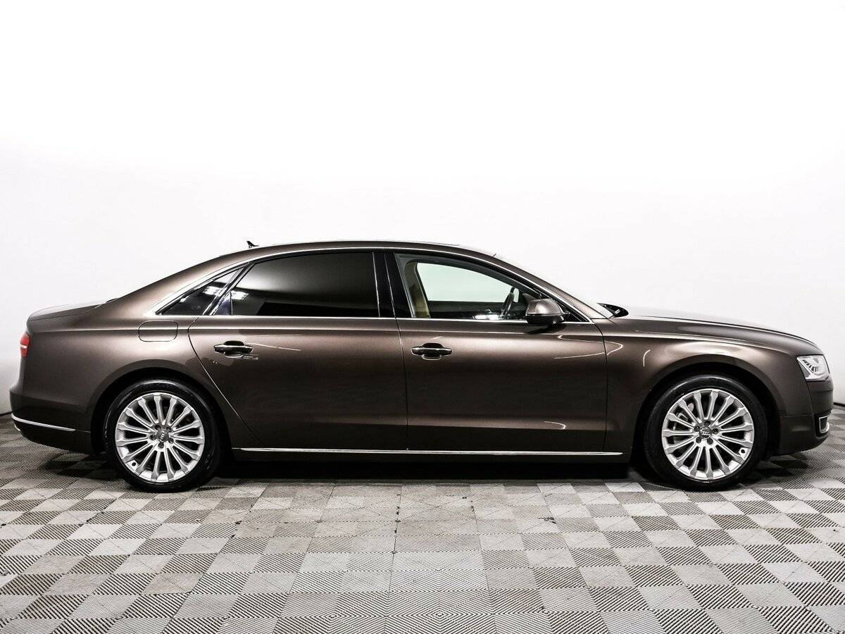 Audi A8 2015 года с пробегом. Фото: #3
