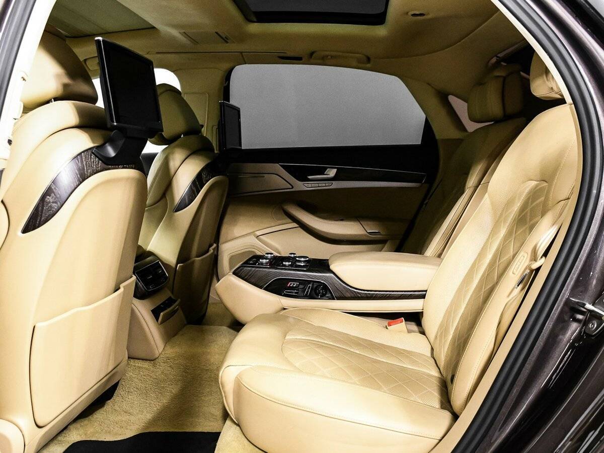 Audi A8 2015 года с пробегом. Фото: #13