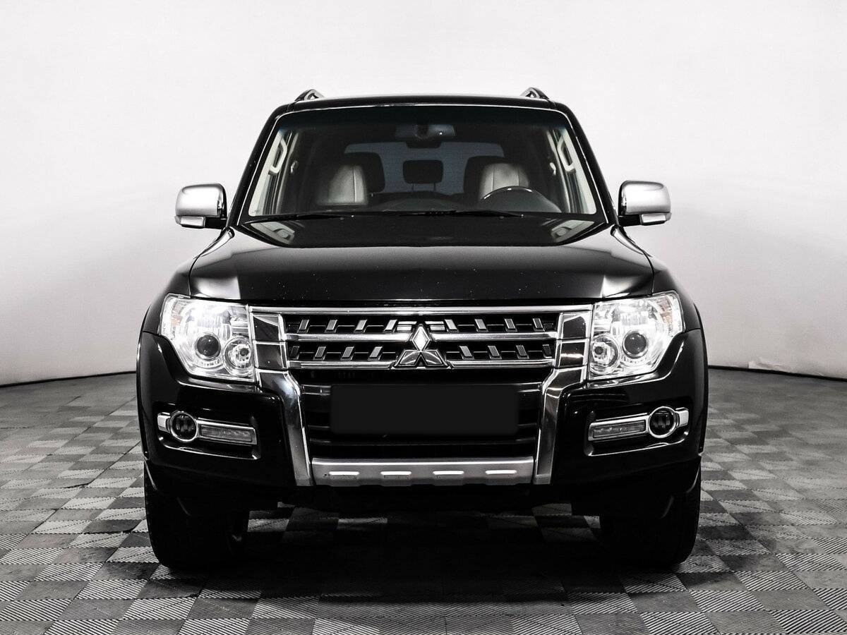 Mitsubishi Pajero 2017 года с пробегом. Фото: #1