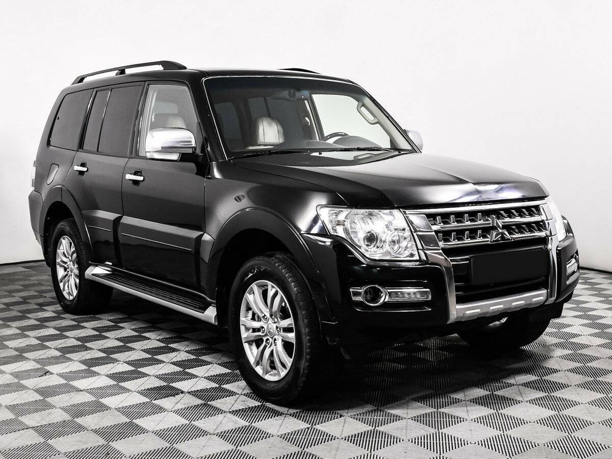 Mitsubishi Pajero 2017 года с пробегом. Фото: #2