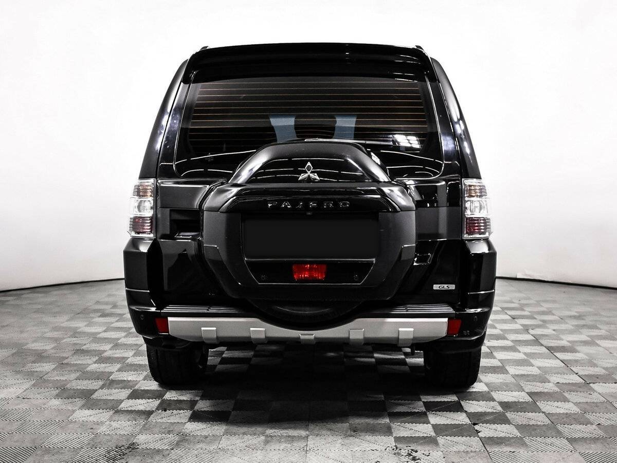 Mitsubishi Pajero 2017 года с пробегом. Фото: #5