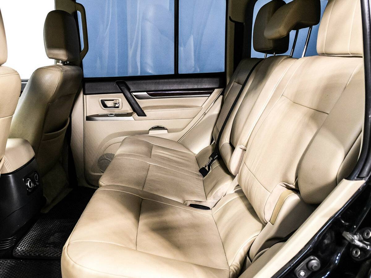 Mitsubishi Pajero 2017 года с пробегом. Фото: #13