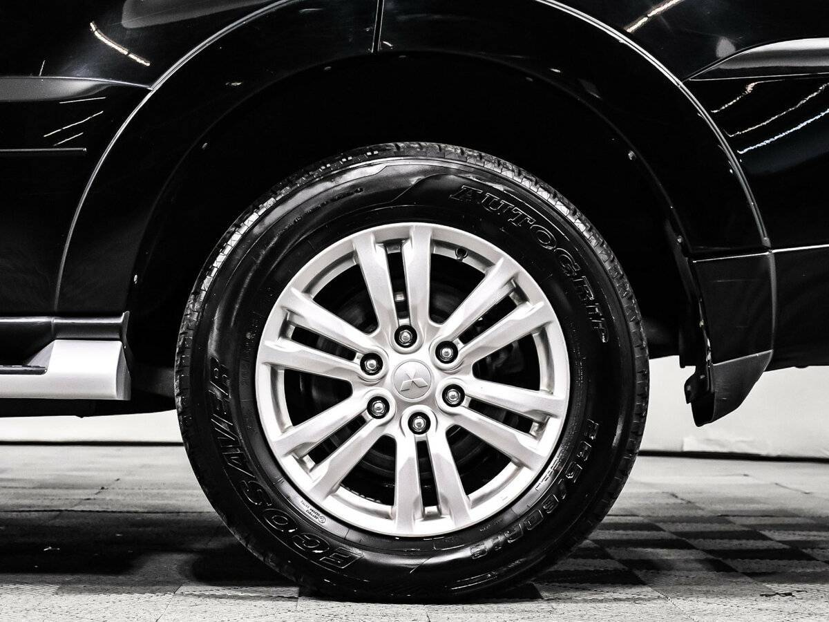 Mitsubishi Pajero 2017 года с пробегом. Фото: #15