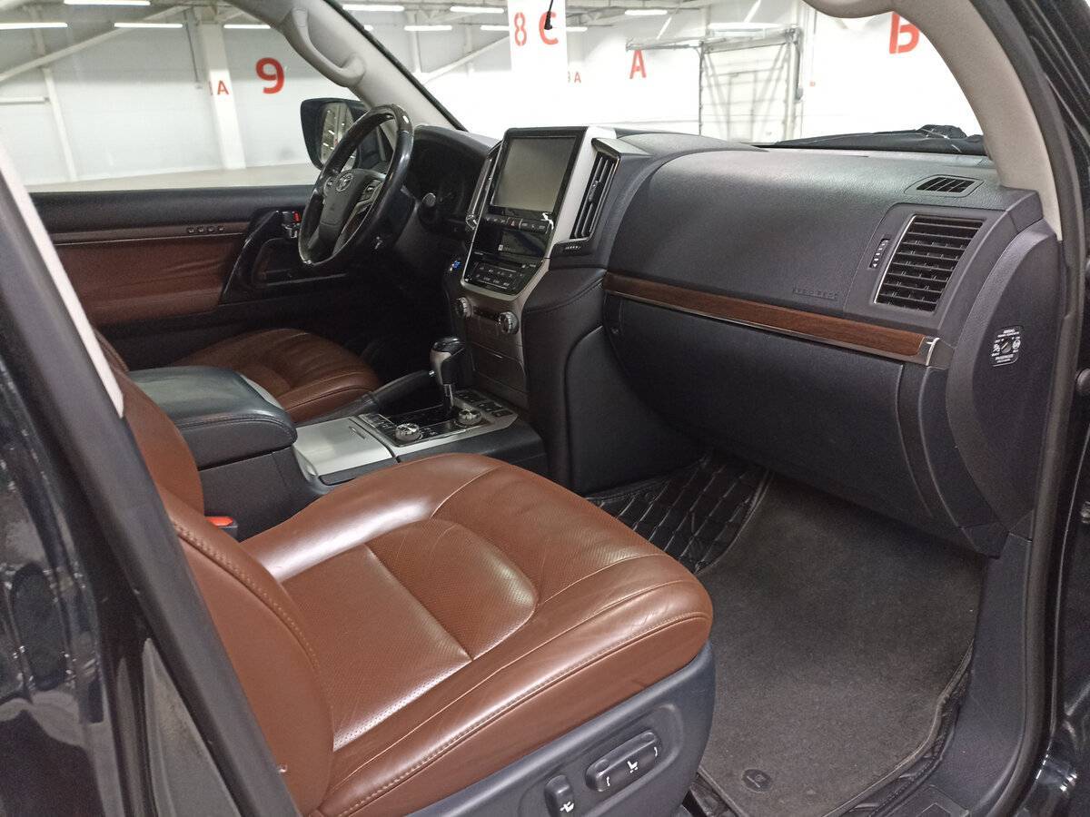 Toyota Land Cruiser 2015 года с пробегом. Фото: #10