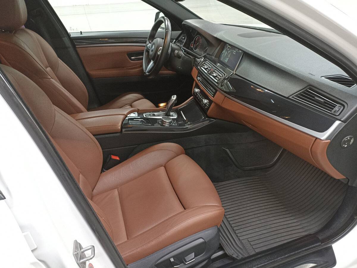 BMW 5 серии 2015 года с пробегом. Фото: #10